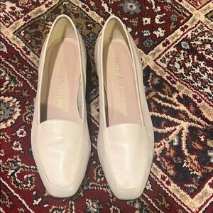 Enzo Angiolini Women's Ivory Flats